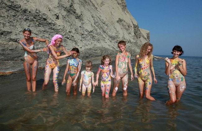 Family nudism gallery photo - Purenudism [Sunny Beach Mediterranean Sea]