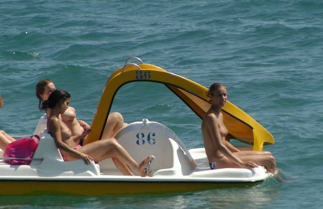 Family nudism France [Cote d'Azur]