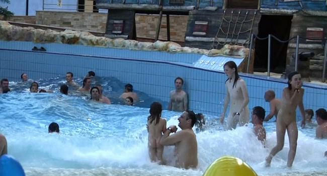 Video naturists in the pool beautiful video - Indoor water runners